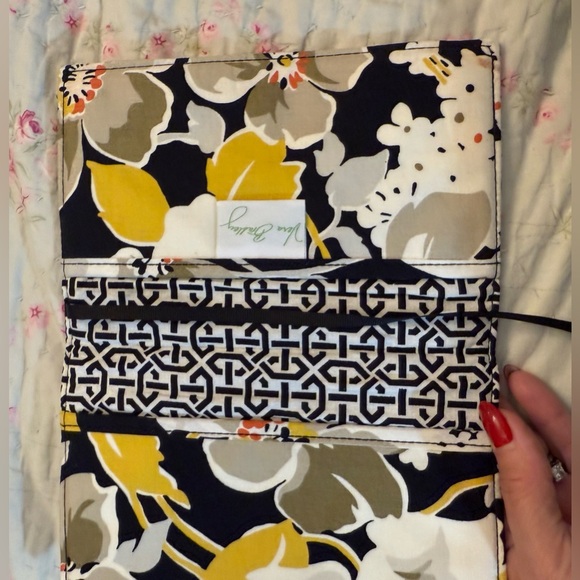 Very Bradley Dogwood Paper Back Cover - Picture 2 of 4